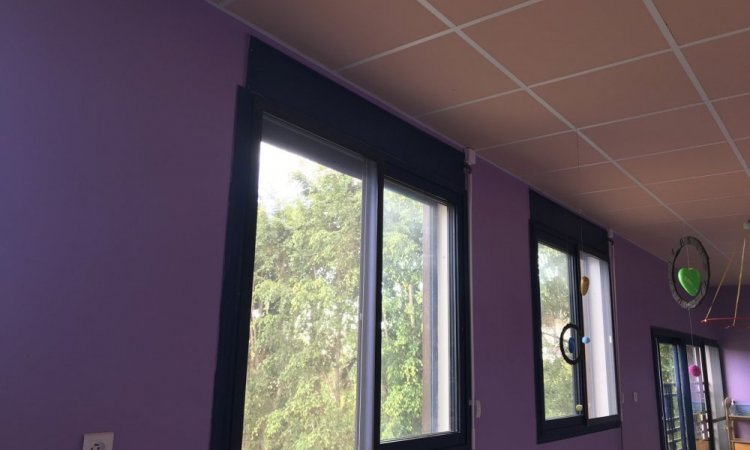 Installation de moustiquaires sur une crèche à Saint-Denis 974
